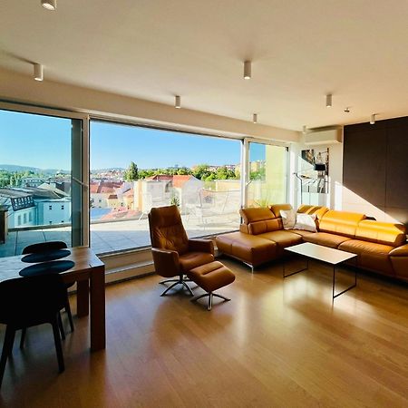 Brno City Center Apartment With Parking And A Big Terrace Luaran gambar