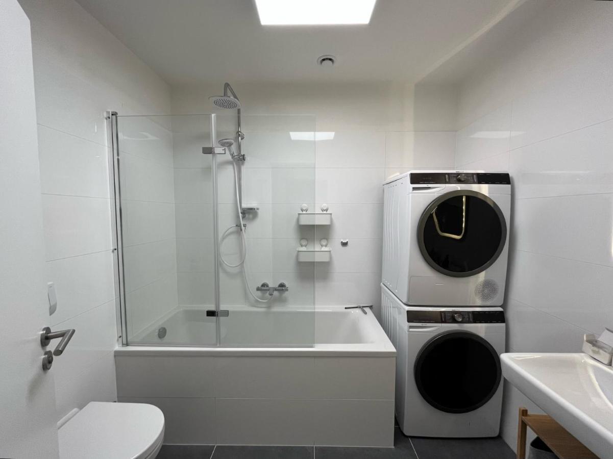 Brno City Center Apartment With Parking And A Big Terrace Luaran gambar
