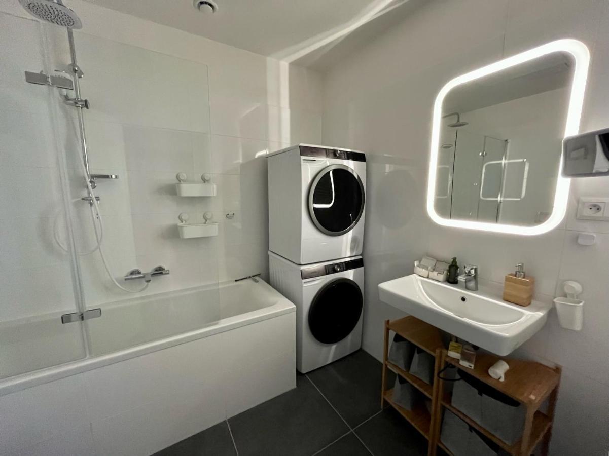 Brno City Center Apartment With Parking And A Big Terrace Luaran gambar
