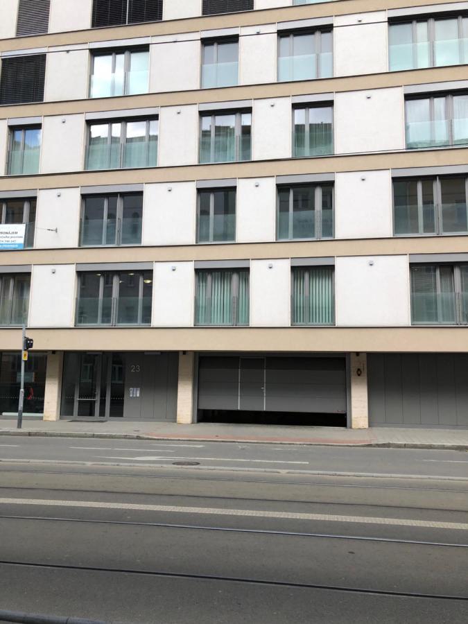 Brno City Center Apartment With Parking And A Big Terrace Luaran gambar