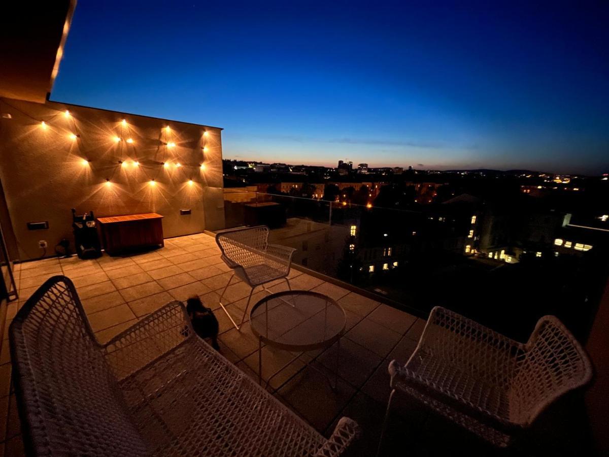 Brno City Center Apartment With Parking And A Big Terrace Luaran gambar