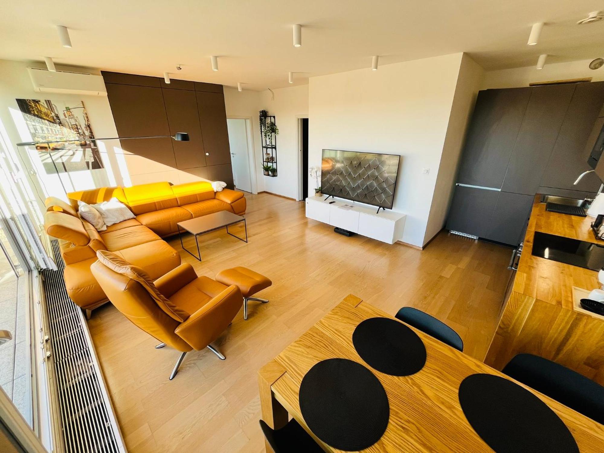 Brno City Center Apartment With Parking And A Big Terrace Luaran gambar